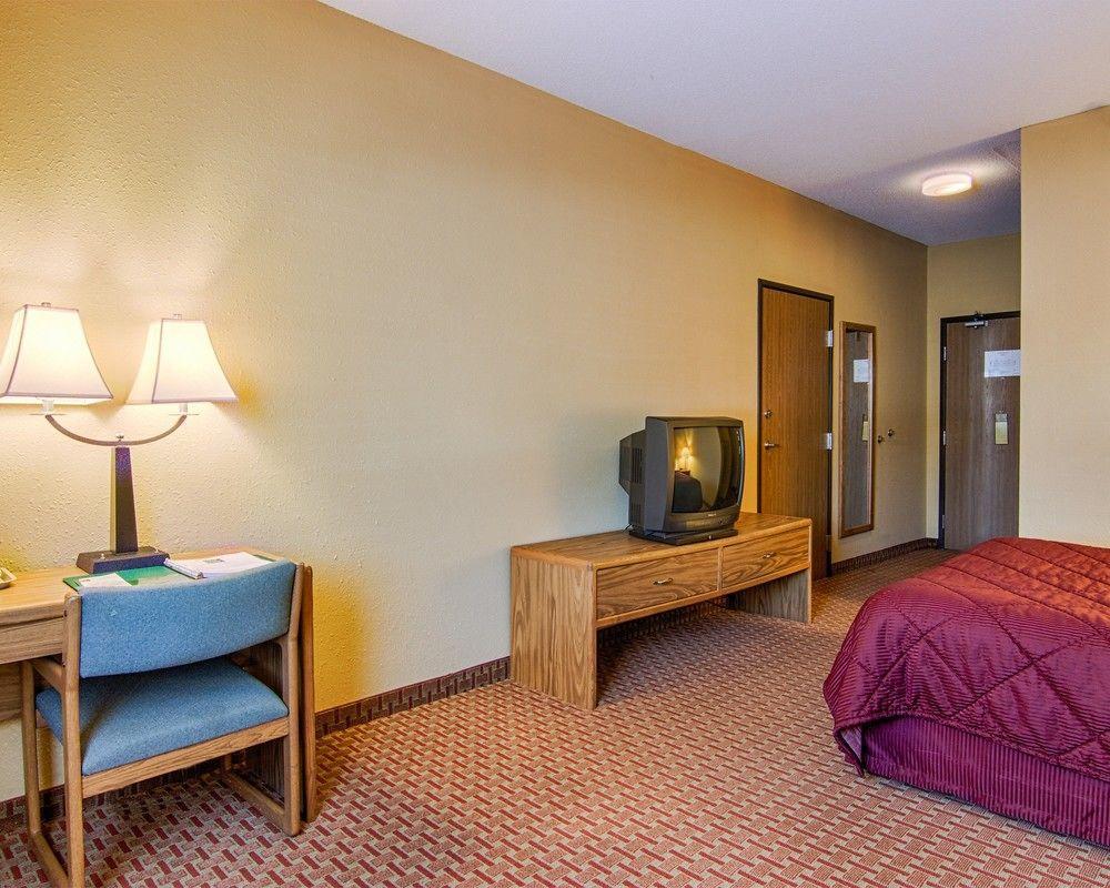 Quality Inn & Suites Wisconsin Dells Downtown - Waterparks Area Exterior photo