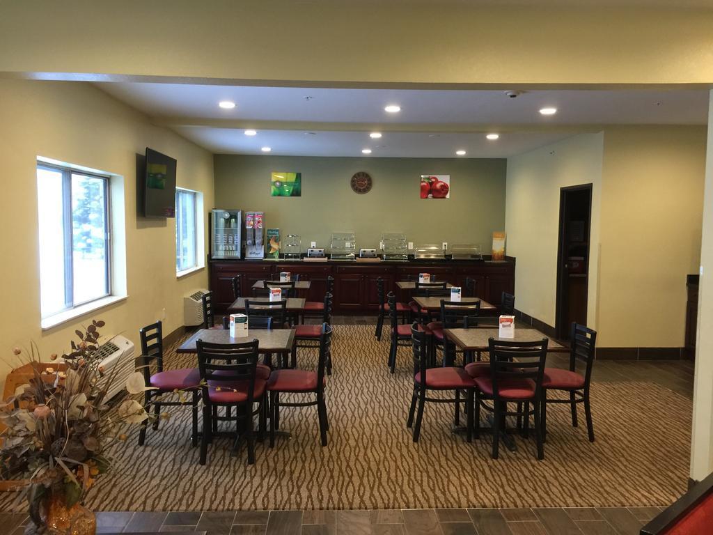 Quality Inn & Suites Wisconsin Dells Downtown - Waterparks Area Exterior photo