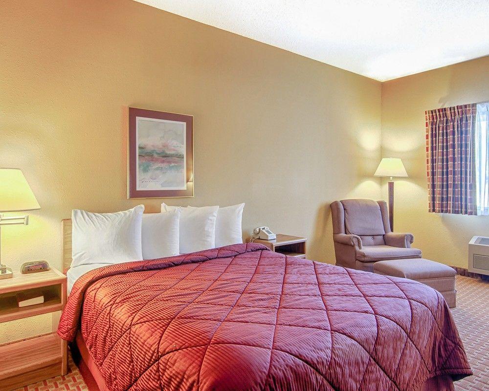 Quality Inn & Suites Wisconsin Dells Downtown - Waterparks Area Exterior photo