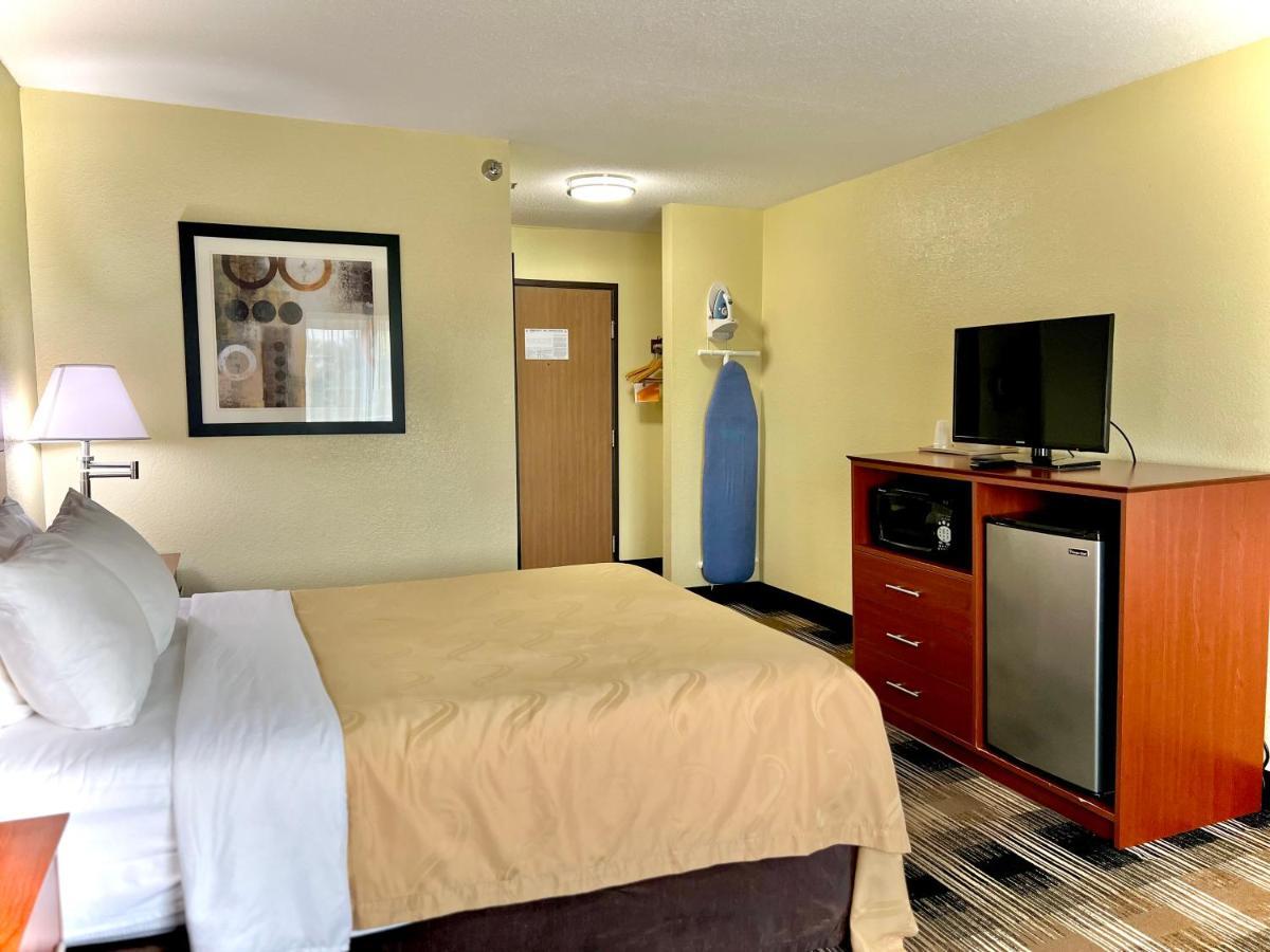 Quality Inn & Suites Wisconsin Dells Downtown - Waterparks Area Exterior photo