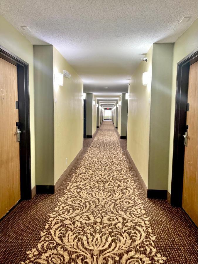 Quality Inn & Suites Wisconsin Dells Downtown - Waterparks Area Exterior photo
