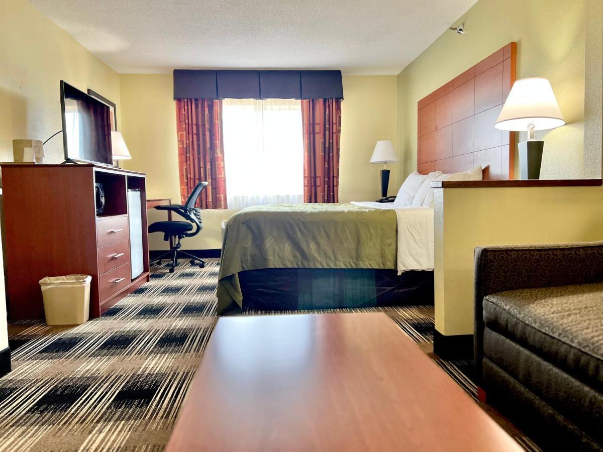 Quality Inn & Suites Wisconsin Dells Downtown - Waterparks Area Exterior photo