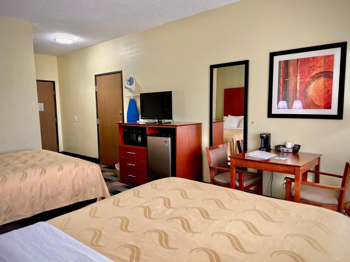 Quality Inn & Suites Wisconsin Dells Downtown - Waterparks Area Exterior photo