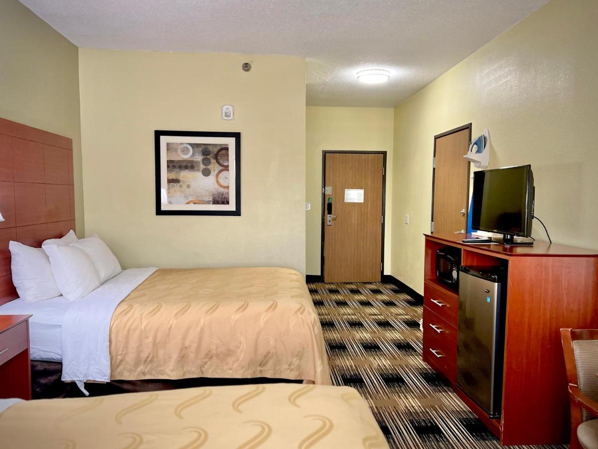 Quality Inn & Suites Wisconsin Dells Downtown - Waterparks Area Exterior photo