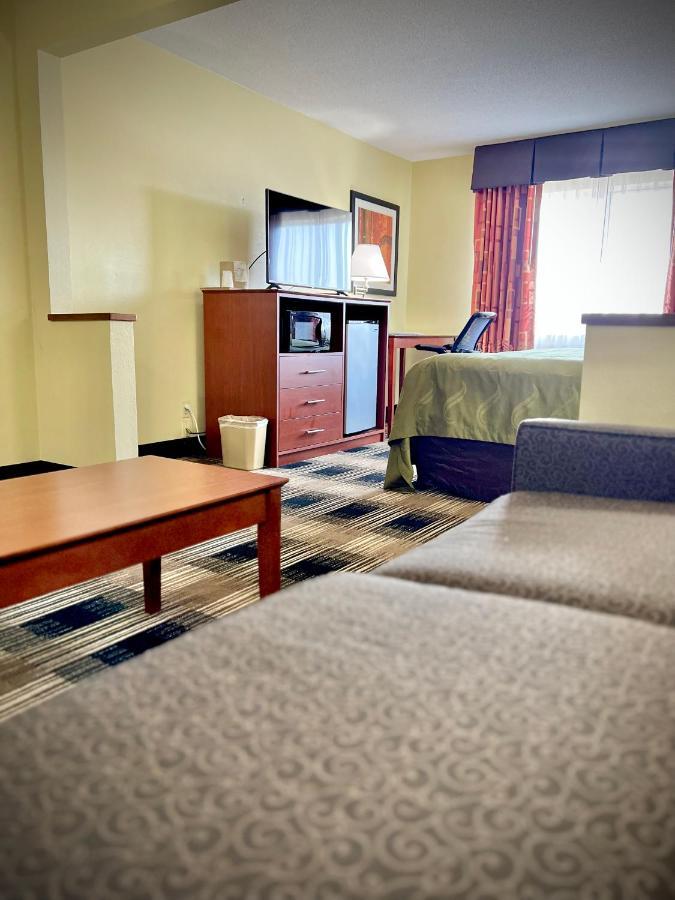 Quality Inn & Suites Wisconsin Dells Downtown - Waterparks Area Exterior photo