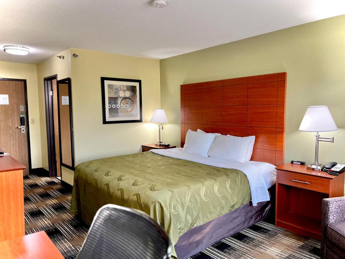 Quality Inn & Suites Wisconsin Dells Downtown - Waterparks Area Exterior photo