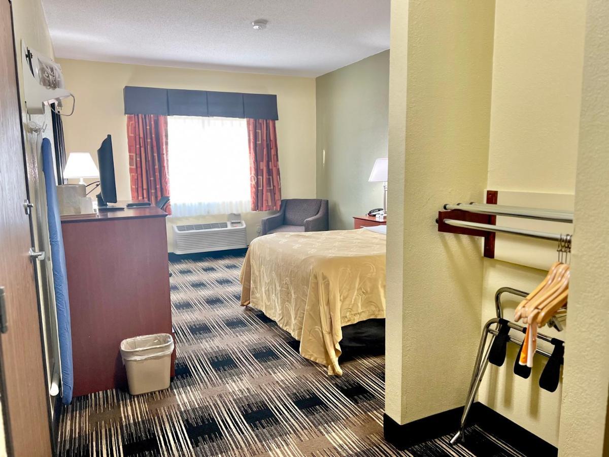 Quality Inn & Suites Wisconsin Dells Downtown - Waterparks Area Exterior photo