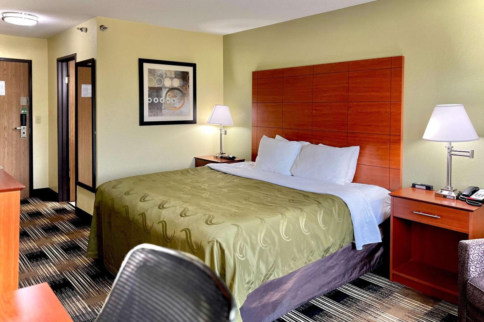 Quality Inn & Suites Wisconsin Dells Downtown - Waterparks Area Exterior photo