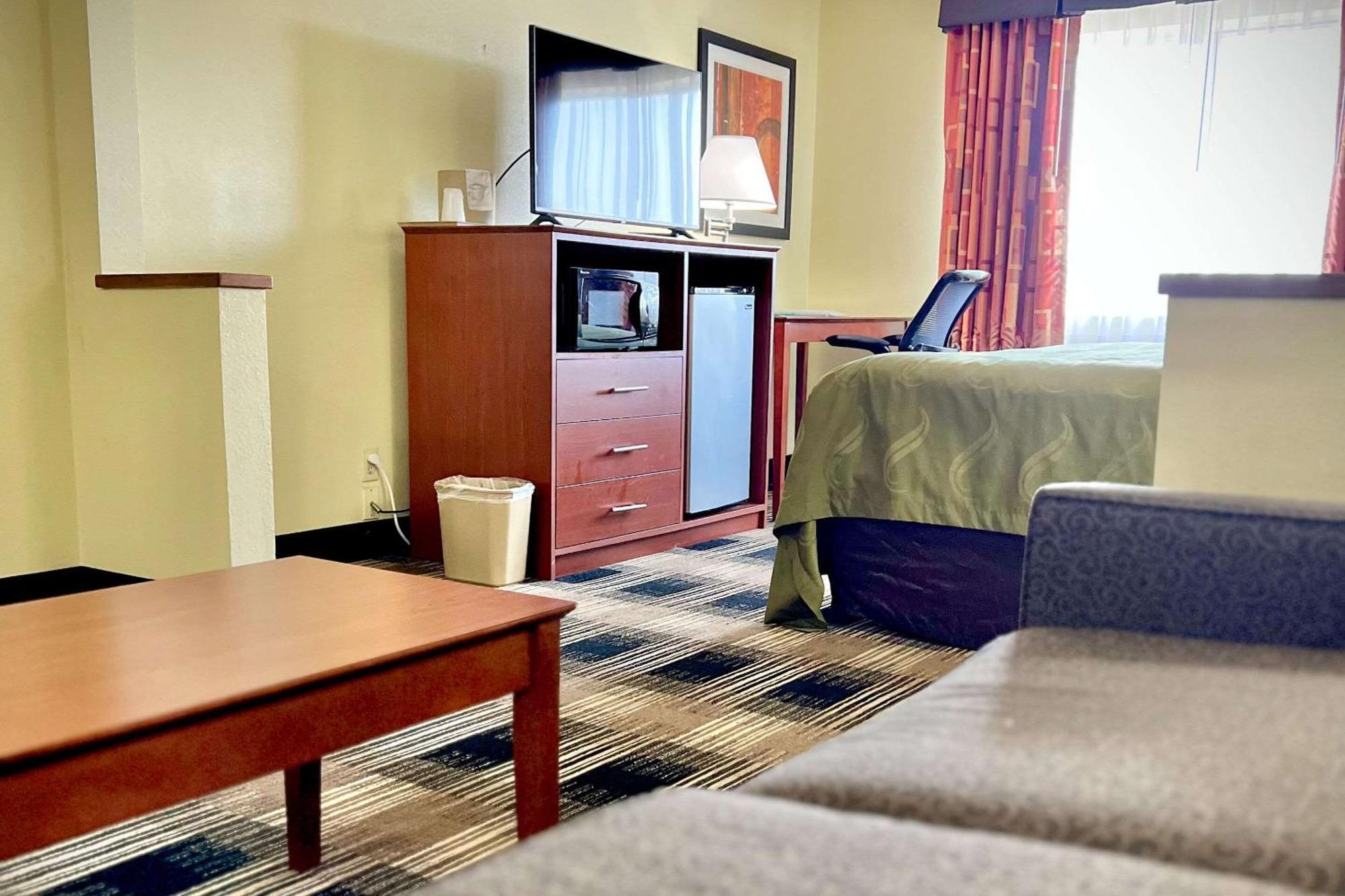 Quality Inn & Suites Wisconsin Dells Downtown - Waterparks Area Exterior photo
